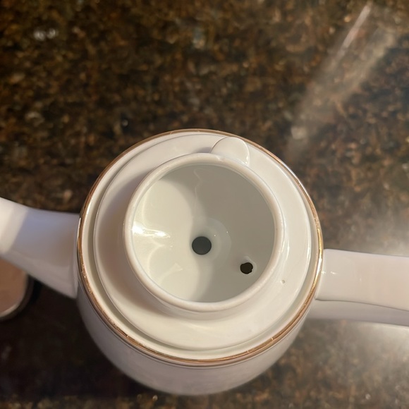 Vintage Royalton China Company Porcelain Teapot with some wear from age and use - Picture 12 of 14